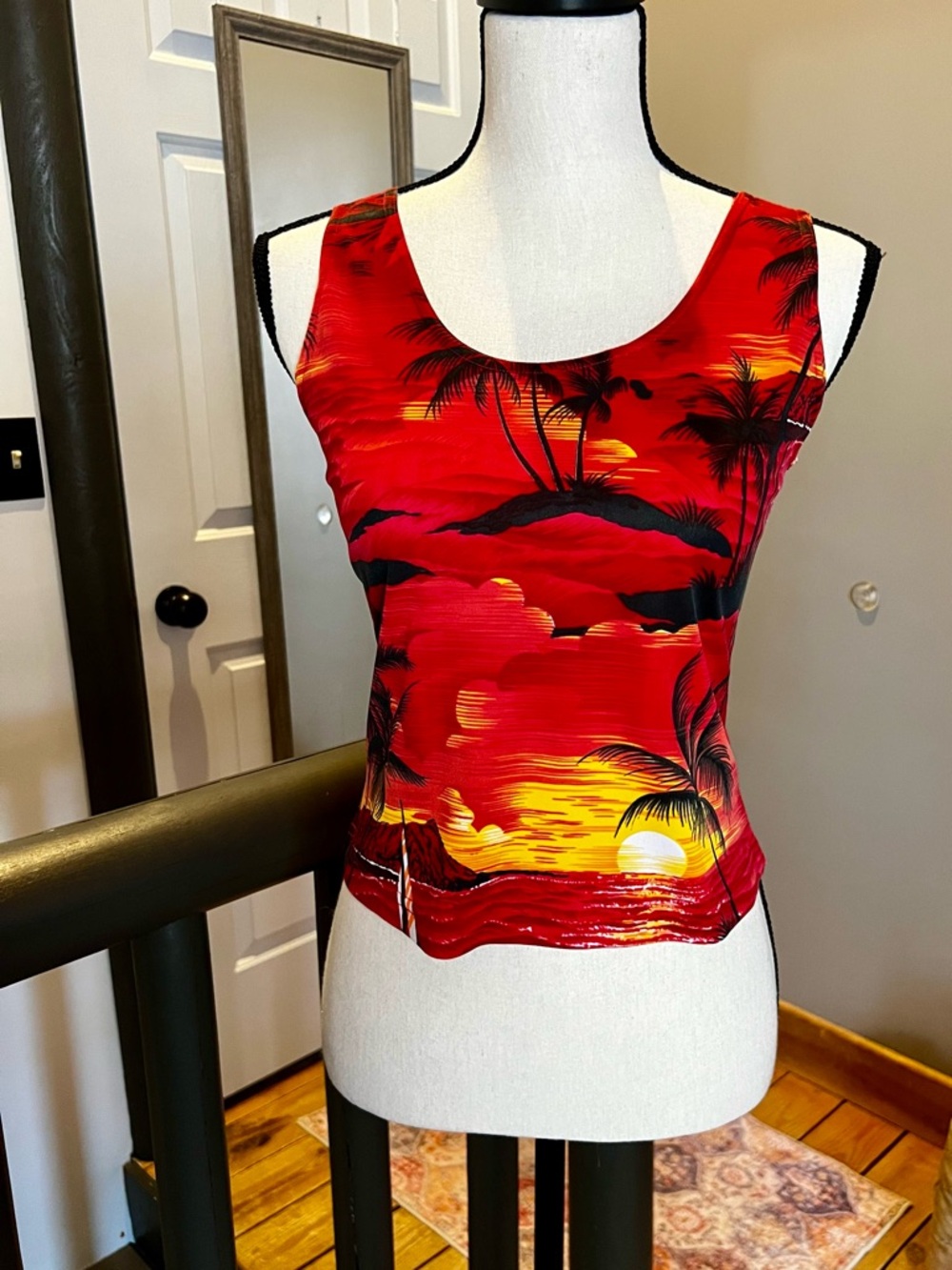 Vintage Aloha Noa Cropped Tropical Sunset Scoop Neck Tank Top Made in Hawaii